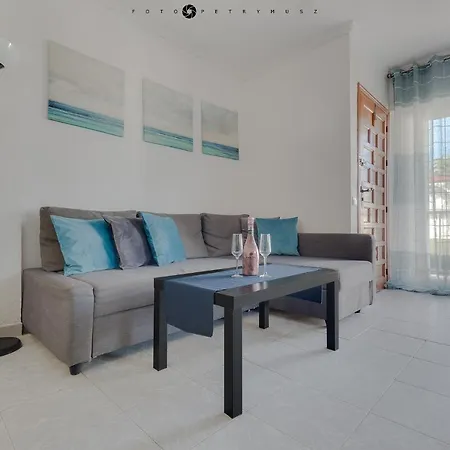 With Pool, Sea Views & Balcony Less Than 10min Walk To La Mata Beach! Apartment Torrevieja